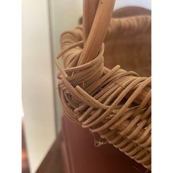 Vintage Primitive Farmhouse Basket Butt Buttocks Gathering Egg Eye Of God Wicker - Picture 9 of 9